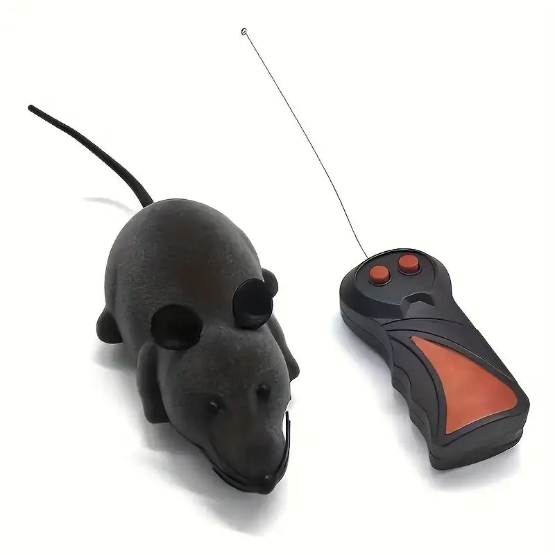 Ratón a control remoto con antena y mando listos para jugar