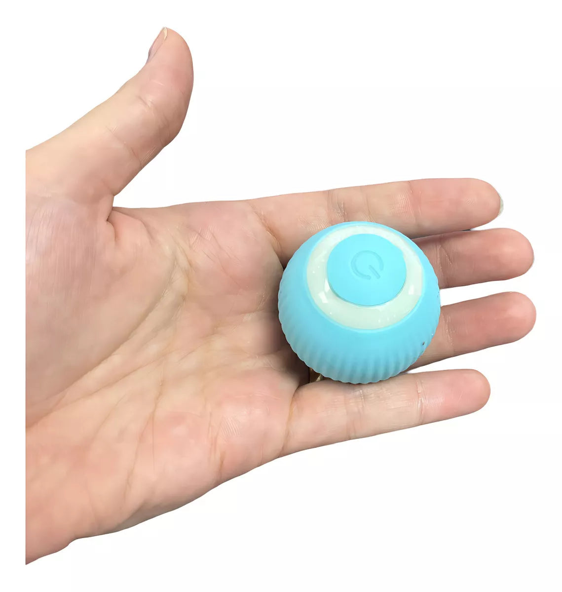 Tamaño y diseño compacto de pelota interactiva para mascotas