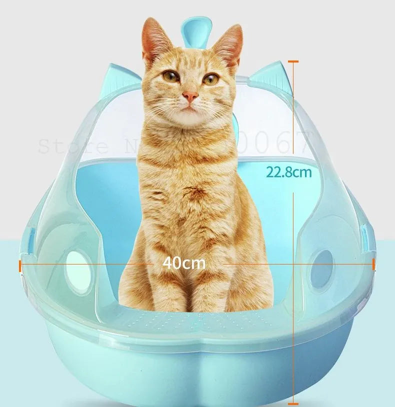 Mascota felina dentro de la Arenera Homs, disfrutando de su espacio íntimo.