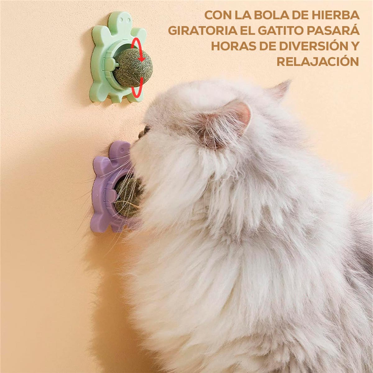 Gato jugando con juguete de hierba gatera natural antiestrés adherido a superficie